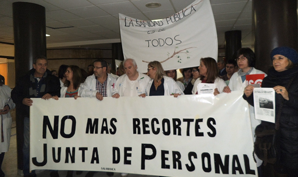 La Junta de Personal mantiene su apoyo a la ‘marea blanca’ y no descarta romper la negociación con el hospital