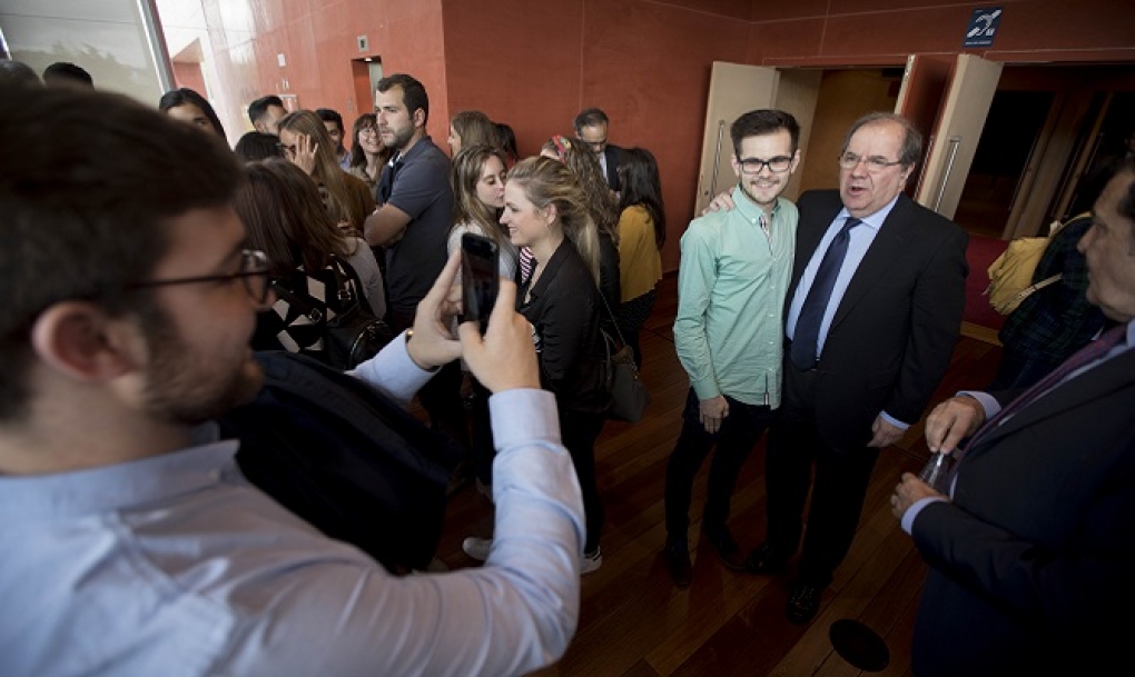 Castilla y León adjudica todas las plazas de formación sanitaria, con 360 licenciados en Medicina, 80 en Enfemería y 8 en Farmacia