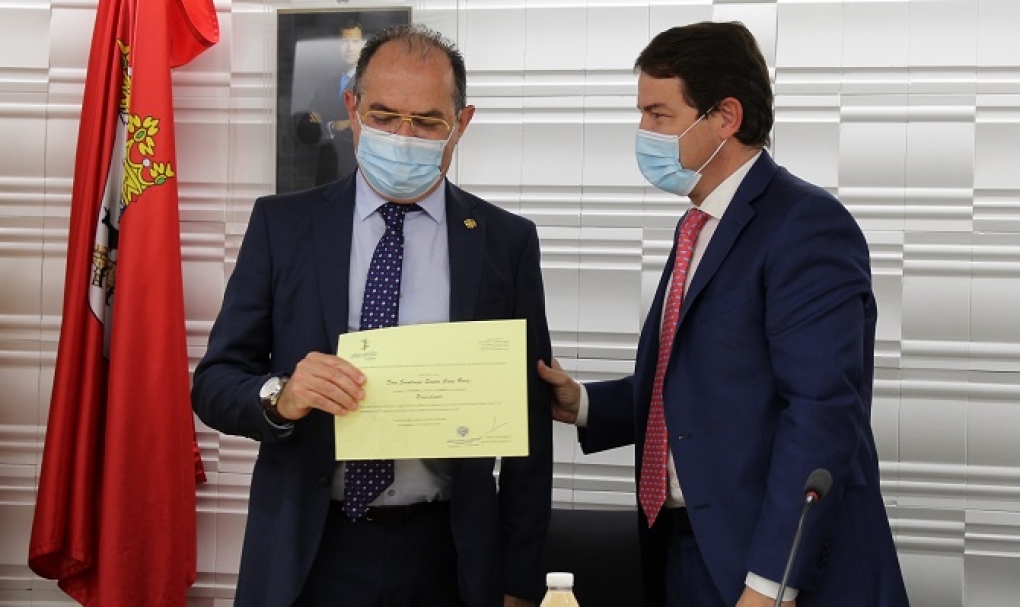 El presidente de los médicos de Salamanca pide ante Mañueco que se corrijan «los errores» y «el maltrato» de Sacyl a los profesionales