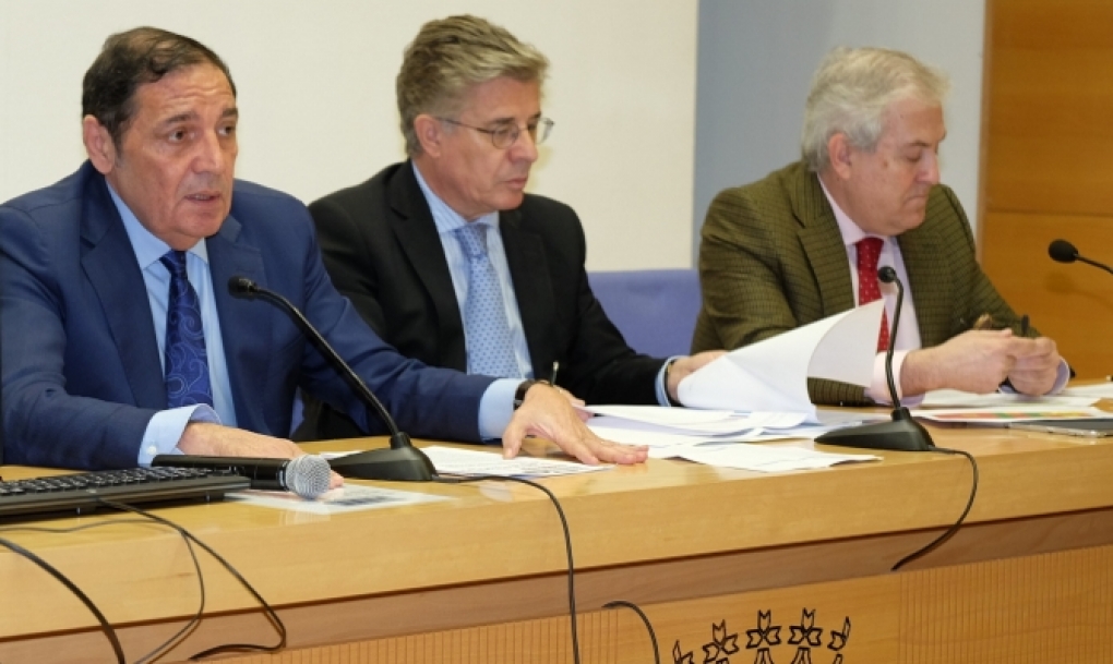Sáez Aguado reclama a la ministra de Sanidad que «lidere» la búsqueda de soluciones al déficit de médicos en Atención Primaria