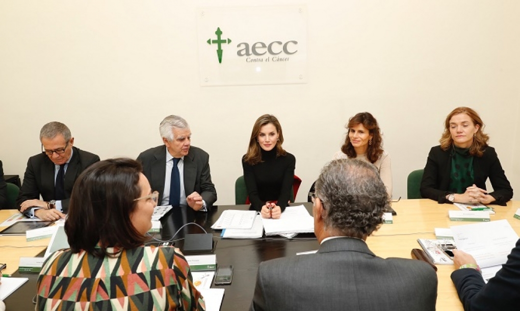La AECC quiere triplicar el número de beneficiarios y dar servicio 24 horas a través de teléfono de Infocáncer