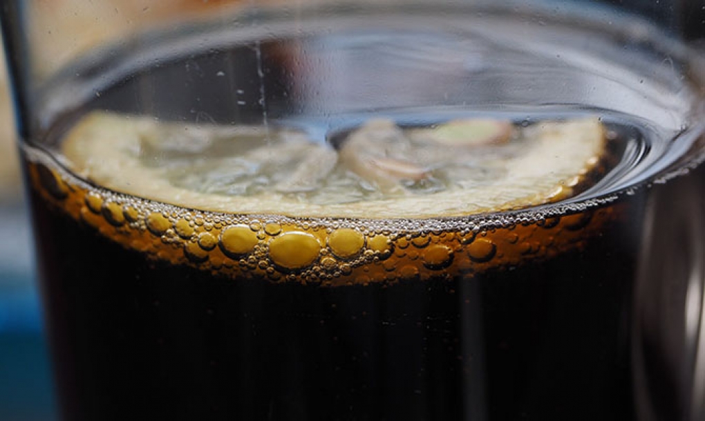 La OMS apoya un impuesto al azúcar sobre el precio de los refrescos para reducir su consumo