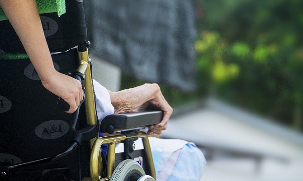 Piden la intervención del Procurador del Común en el decreto de las residencias de ancianos