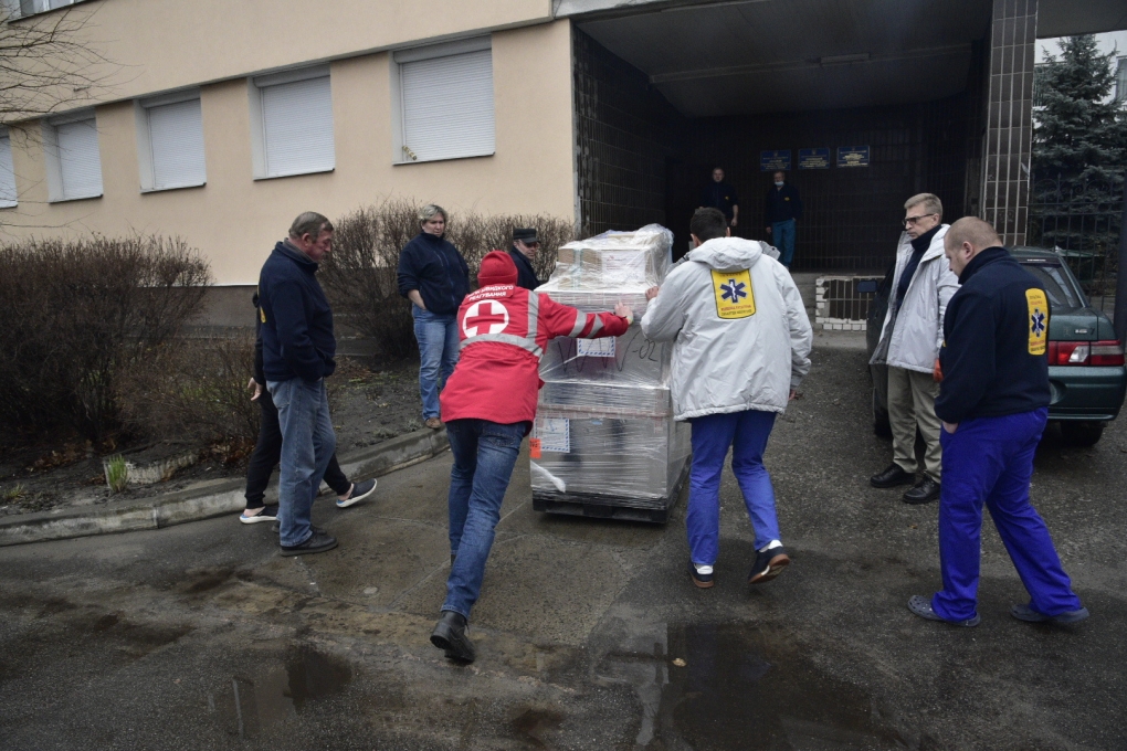 Médicos, enfermeras y ciudadanos españoles se vuelcan en la ayuda humanitaria al pueblo ucraniano