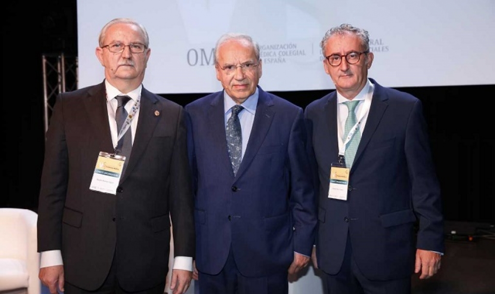 Alfonso Guerra: “Los médicos pueden sentirse orgullosos del sistema sanitario que han construido”