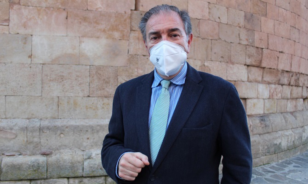 «Sanidad tiene que asumir el gran reto de las enfermedades emergentes, se acabó pensar que un virus se circunscribe a una zona»