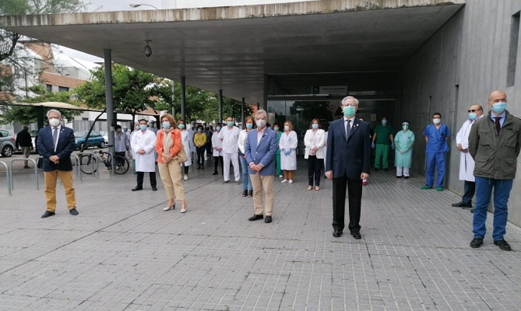 Los médicos fallecidos por la COVID-19 tendrán la condición de colegiados de honor nacional con emblema de plata de la OMC