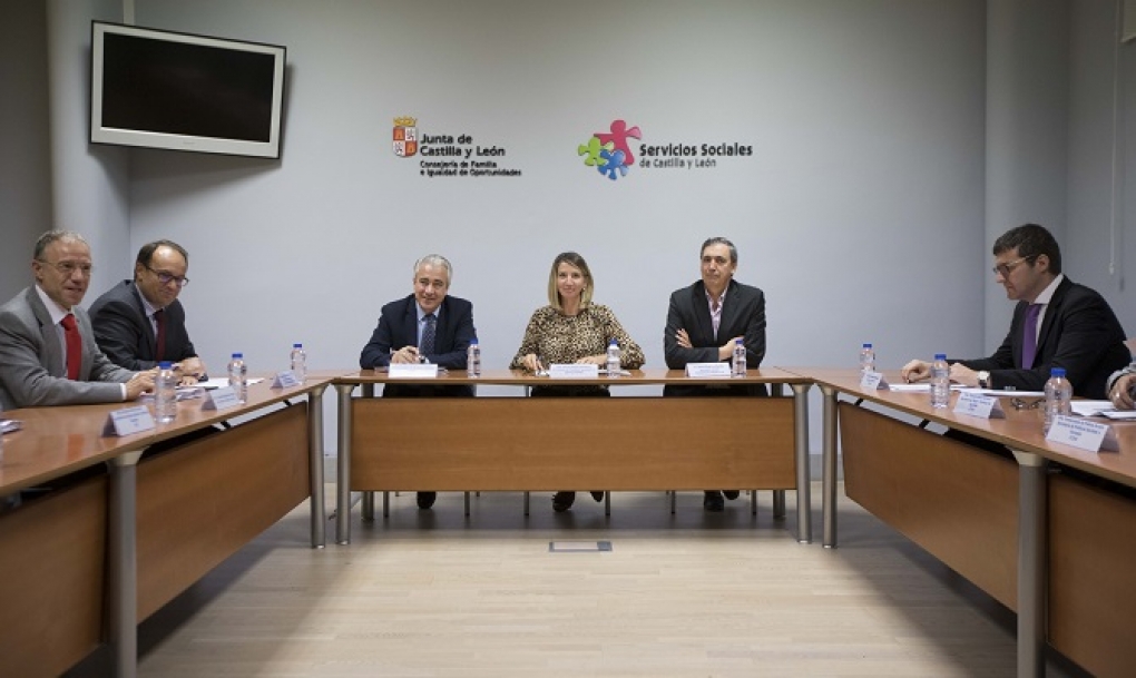 La Junta y los agentes sociales crean dos mesas de trabajo en materia de dependencia y conciliación