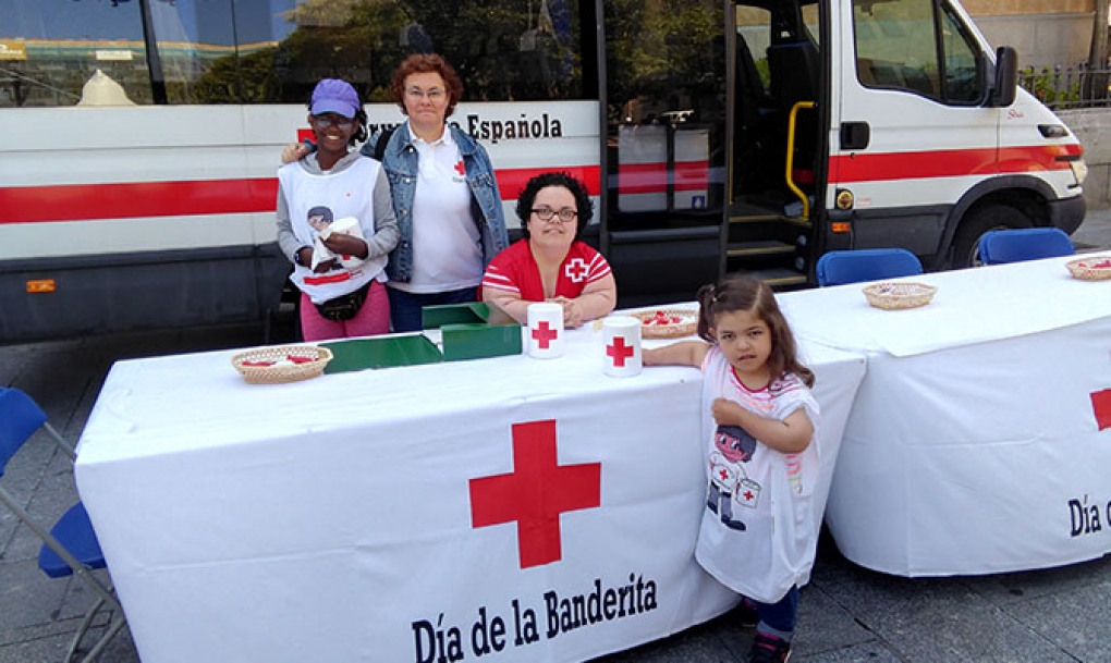 Cruz Roja dedica el Día de la Banderita a la lucha contra la pobreza ...